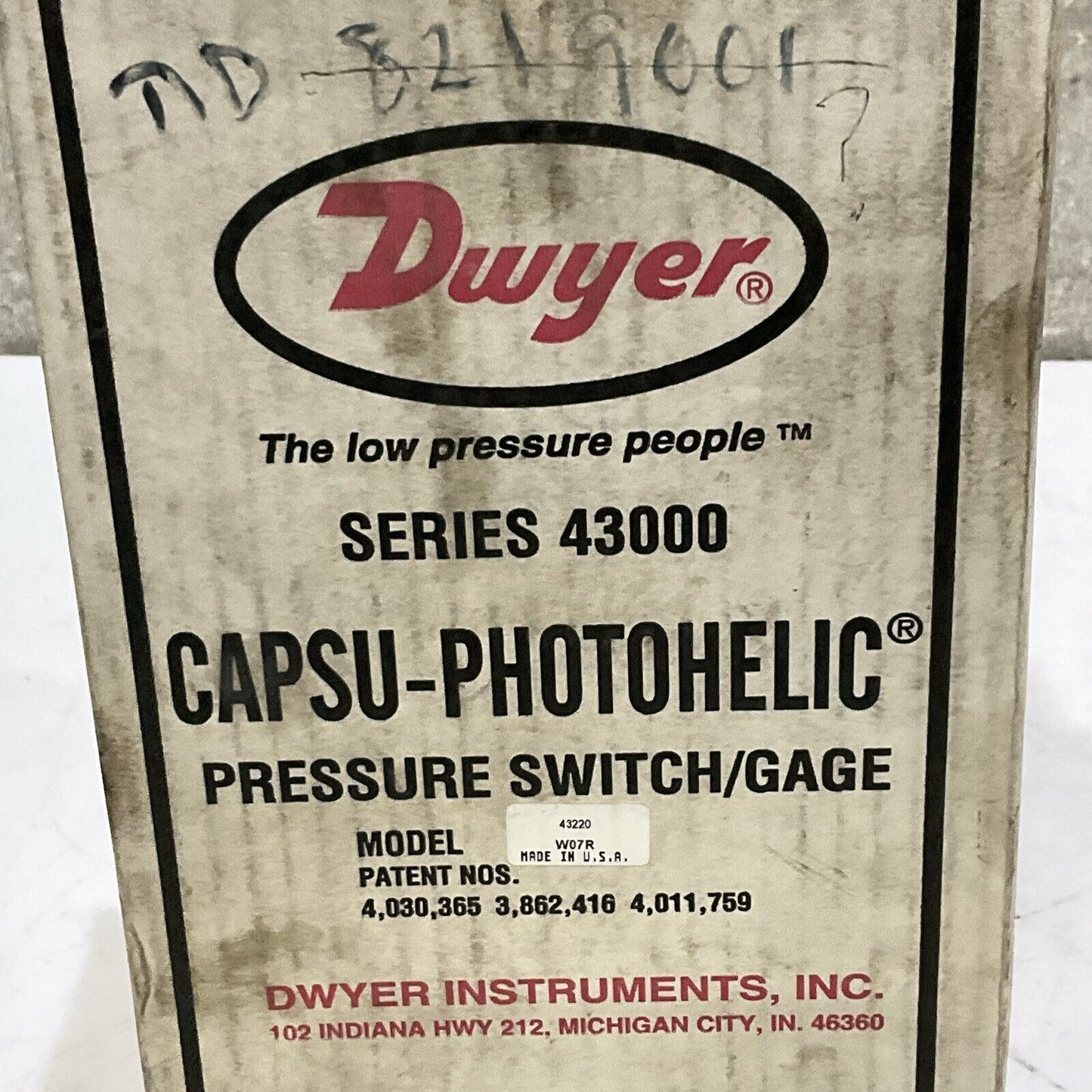 DWYER 43220 W07R CAPSU-PHOTOHELIC PRESSURE SWITCH GAUGE SERIES 4300 500 PSIG
