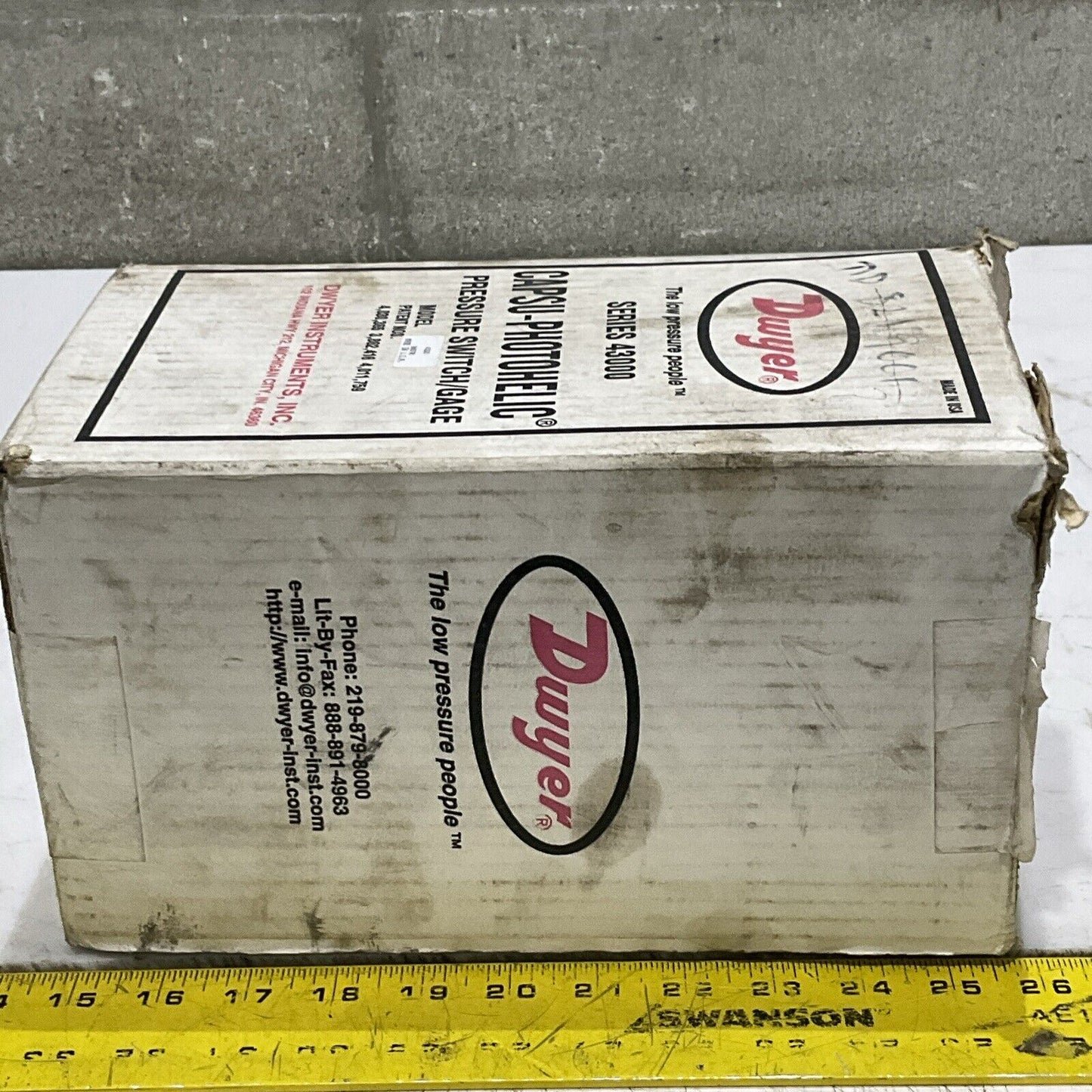 DWYER 43220 W07R CAPSU-PHOTOHELIC PRESSURE SWITCH GAUGE SERIES 4300 500 PSIG