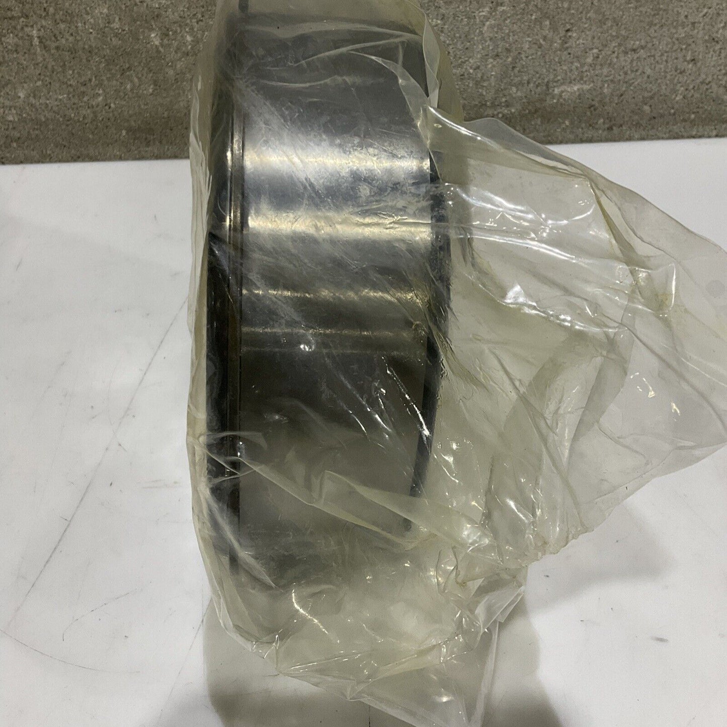 FAG NU2318E.M1C4 NU2318EMC4NGR CYL ROLLER BEARING 3.5433 ID 7.4803 OD 373