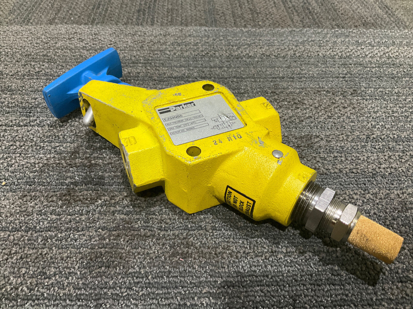 PARKER EZ04NB6 PNEUMATIC LOCKOUT VALVE 150 PSI/1034 kPA 175 F/80 C 5699829 444