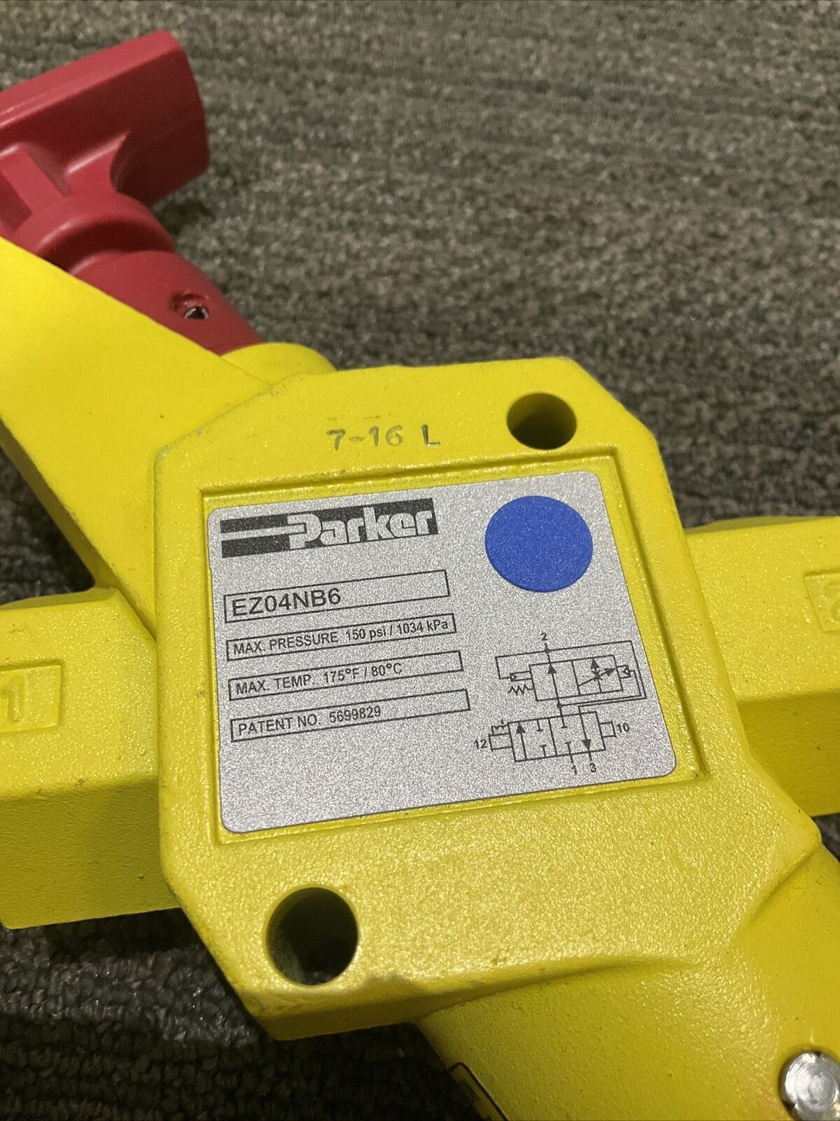 PARKER EZ04NB6 PNEUMATIC LOCKOUT VALVE 150 PSI/1034 kPA 175 F/80 C 5699829 444
