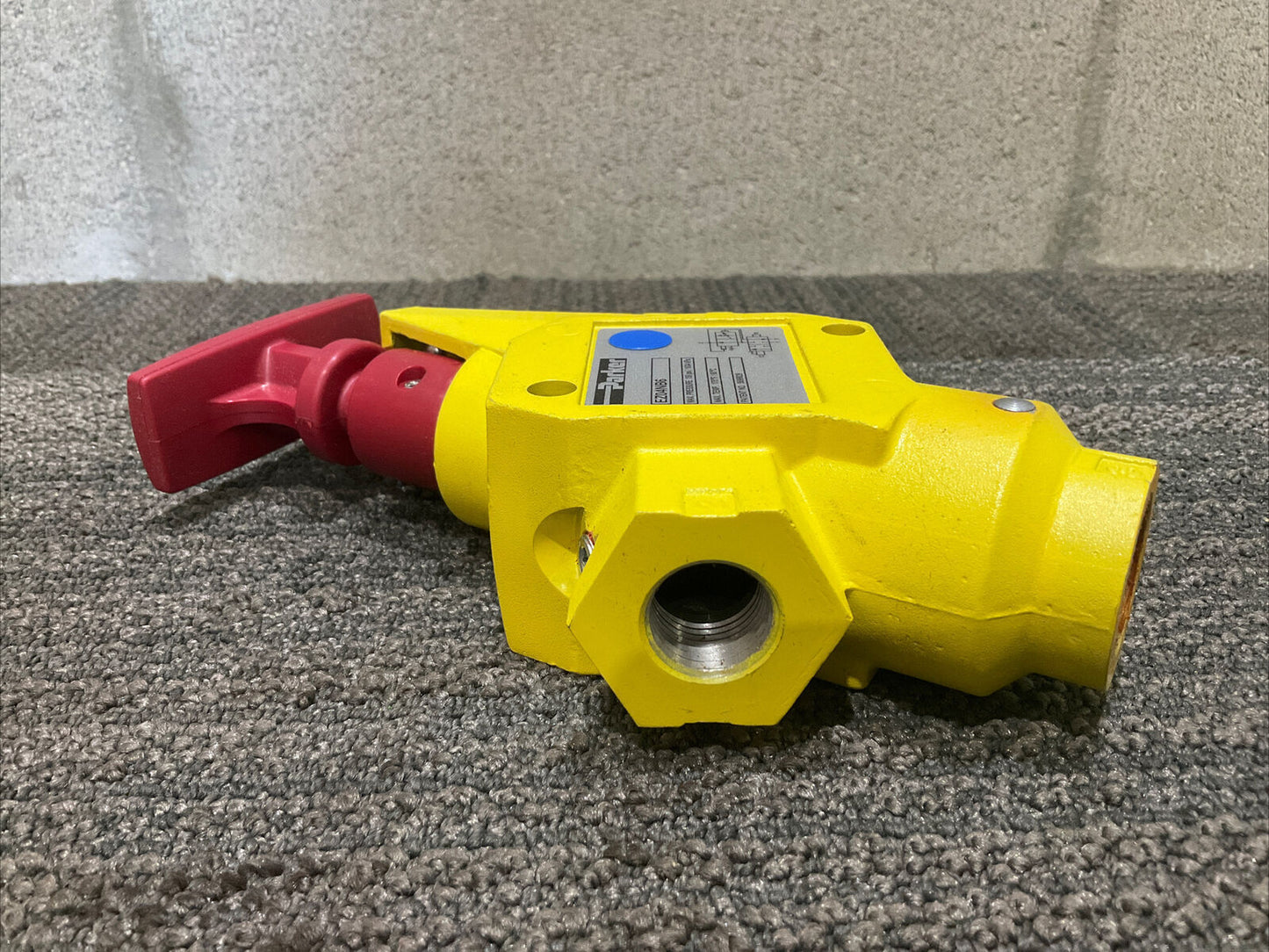 PARKER EZ04NB6 PNEUMATIC LOCKOUT VALVE 150 PSI/1034 kPA 175 F/80 C 5699829 444