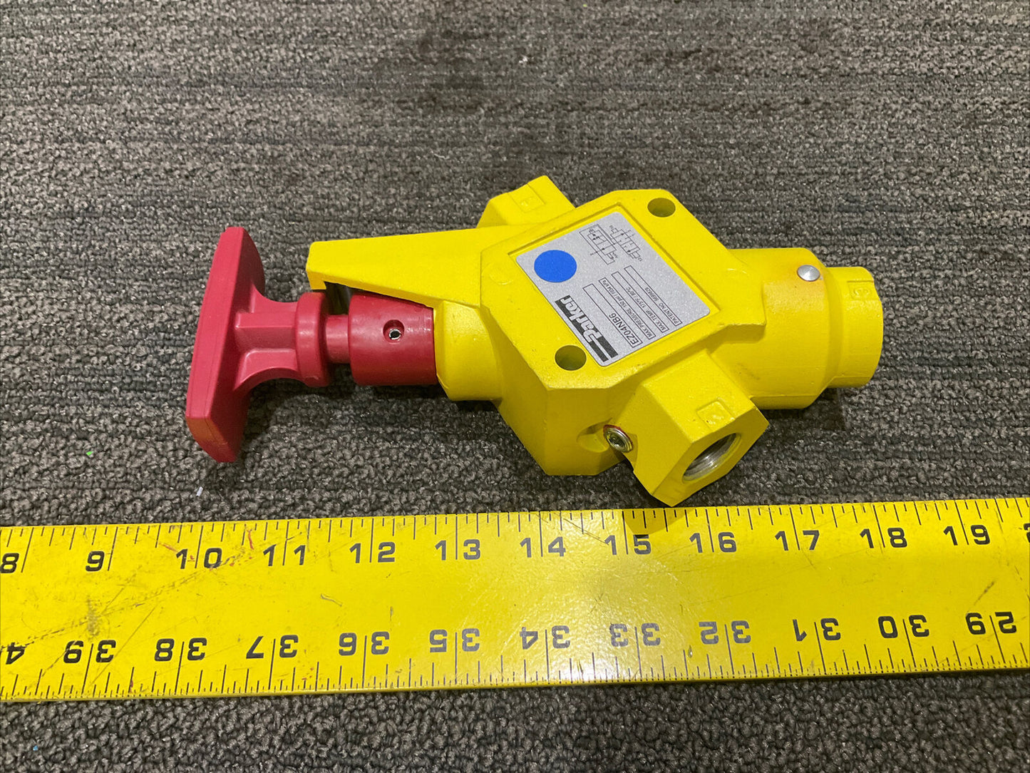 PARKER EZ04NB6 PNEUMATIC LOCKOUT VALVE 150 PSI/1034 kPA 175 F/80 C 5699829 444