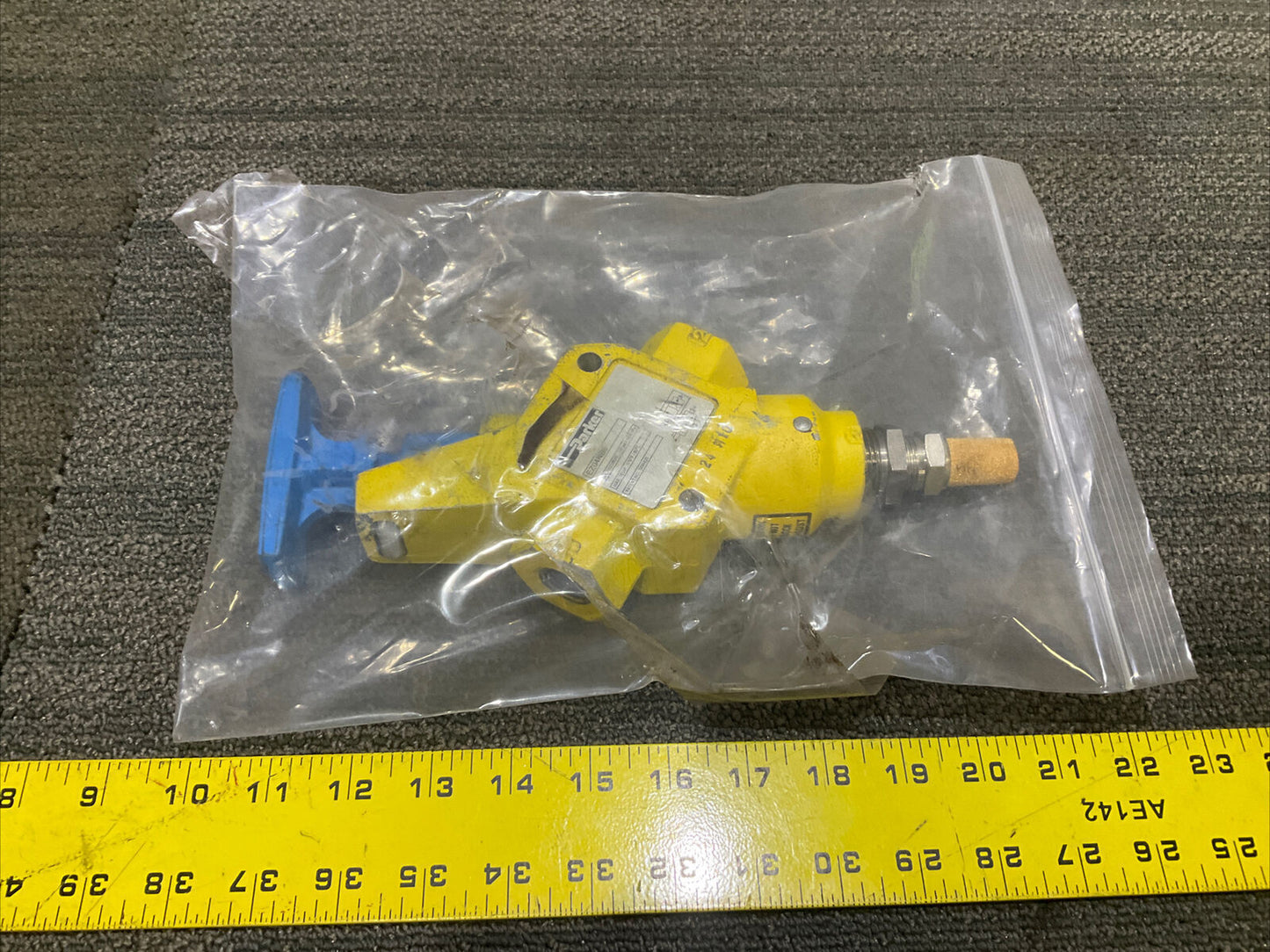 PARKER EZ04NB6 PNEUMATIC LOCKOUT VALVE 150 PSI/1034 kPA 175 F/80 C 5699829 444