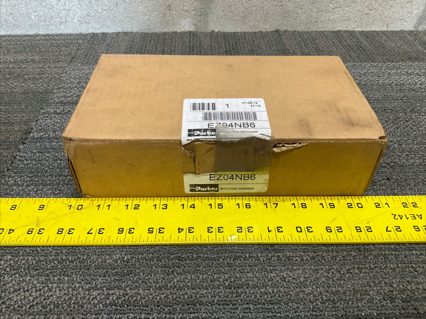 PARKER EZ04NB6 PNEUMATIC LOCKOUT VALVE 150 PSI/1034 kPA 175 F/80 C 5699829 444