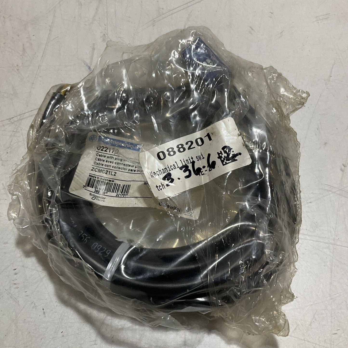 TELEMECANIQUE 022170 CABLE WITH PLUG IN CONNECTOR FOR LIMIT SWITCH U3S