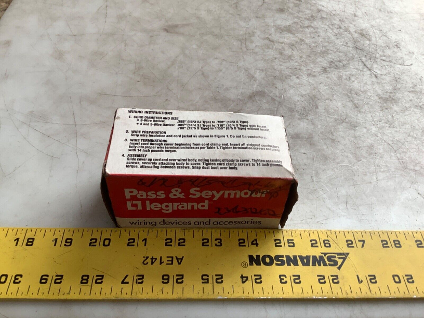 PASS & SEYMOUR L1420-P TURNLOK PLUG 3P 4W 20A 125/250V 444