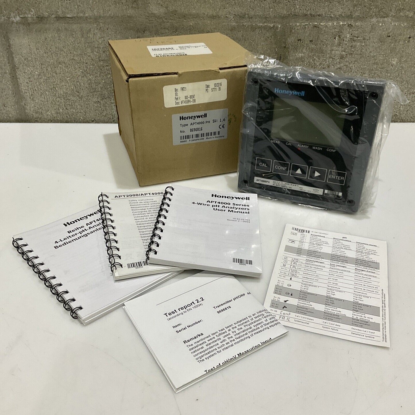 HONEYWELL APT4000PH 8696815 PH ANALYZERS TRANSMITTER 24/230V 45/65HZ 5 VA 555
