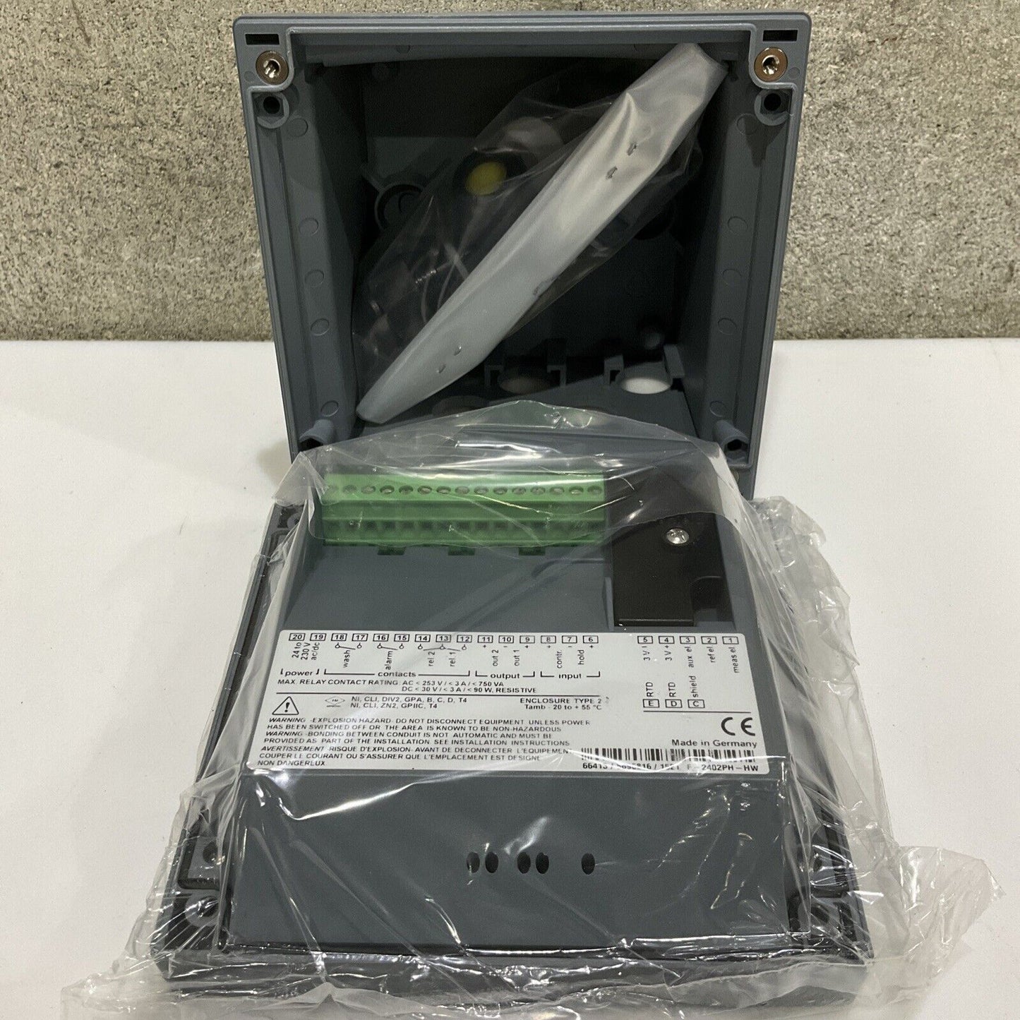 HONEYWELL APT4000PH 8696815 PH ANALYZERS TRANSMITTER 24/230V 45/65HZ 5 VA 555