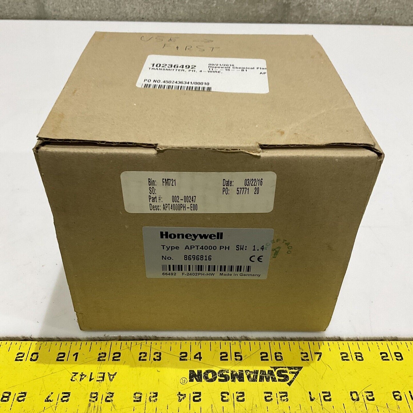 HONEYWELL APT4000PH 8696815 PH ANALYZERS TRANSMITTER 24/230V 45/65HZ 5 VA 555