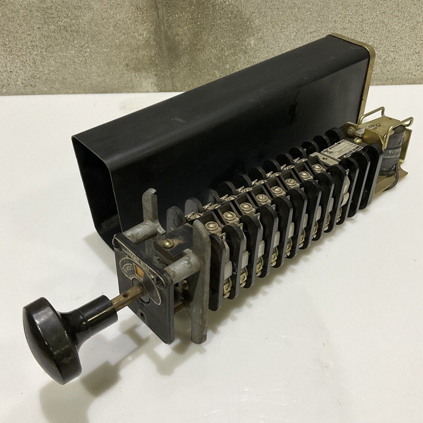 GENERAL ELECTRIC 12HEA61C246 AUXILIARY RELAY 125 V CYCLES DC 678