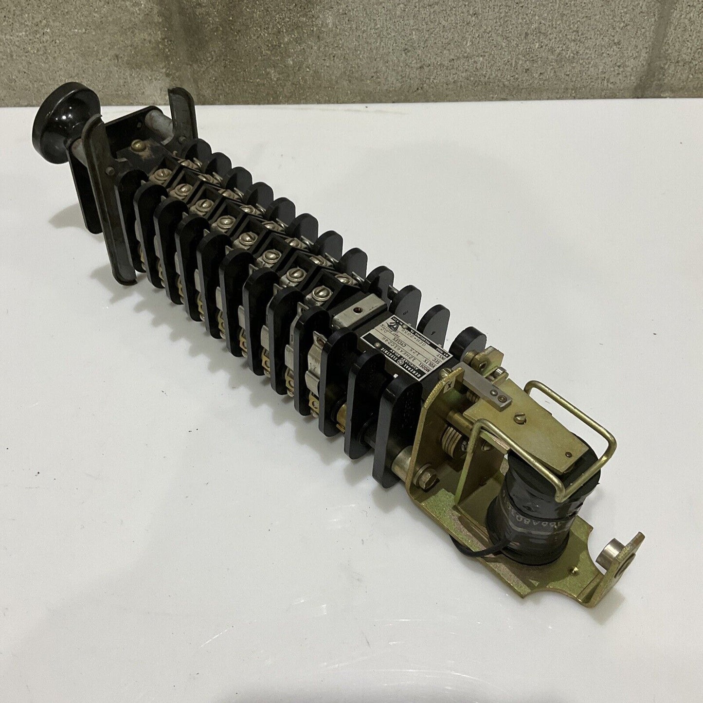 GENERAL ELECTRIC 12HEA61C246 AUXILIARY RELAY 125 V CYCLES DC 678