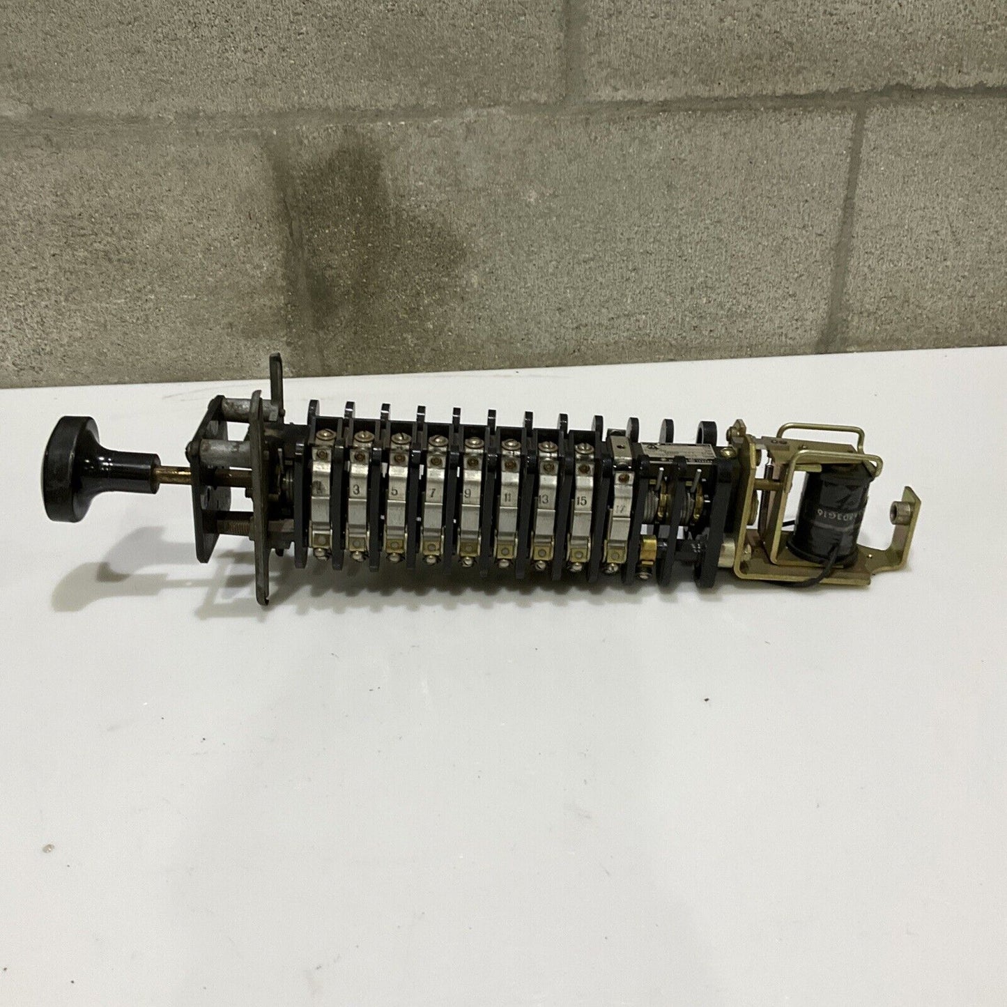 GENERAL ELECTRIC 12HEA61C246 AUXILIARY RELAY 125 V CYCLES DC 678