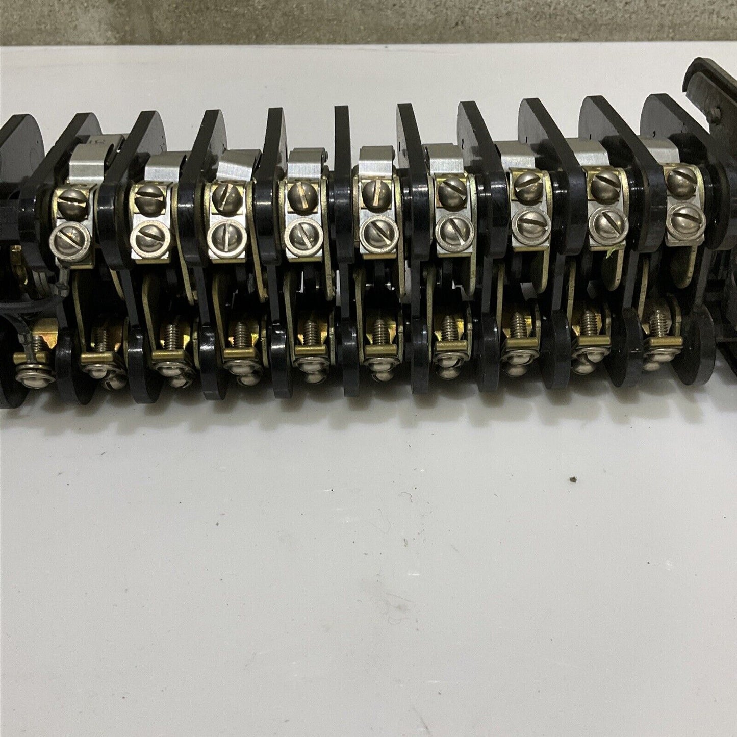GENERAL ELECTRIC 12HEA61C246 AUXILIARY RELAY 125 V CYCLES DC 678