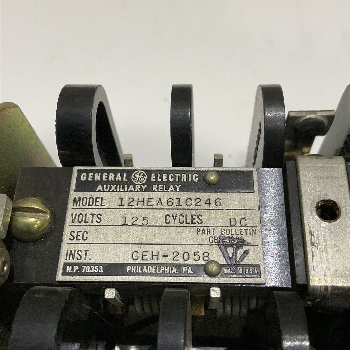 GENERAL ELECTRIC 12HEA61C246 AUXILIARY RELAY 125 V CYCLES DC 678