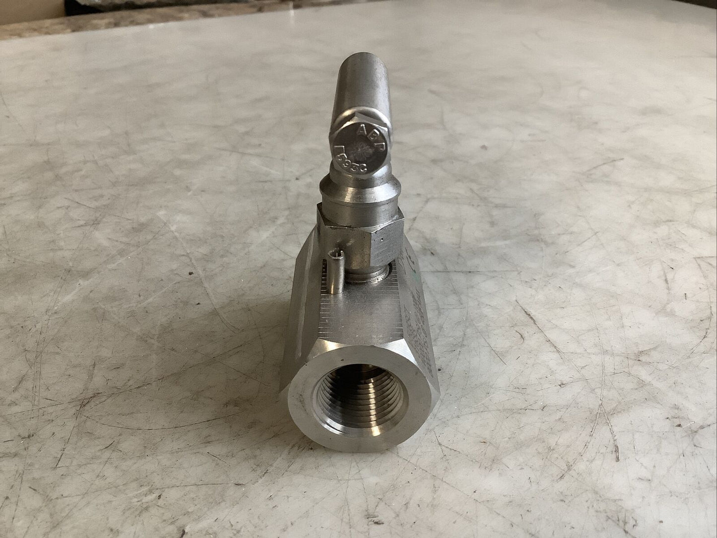 PGI V-508SCT T-HANDLE VALVE 1/2IN FNPT X 1/2IN FNPT 10000PSI AT 200F 678