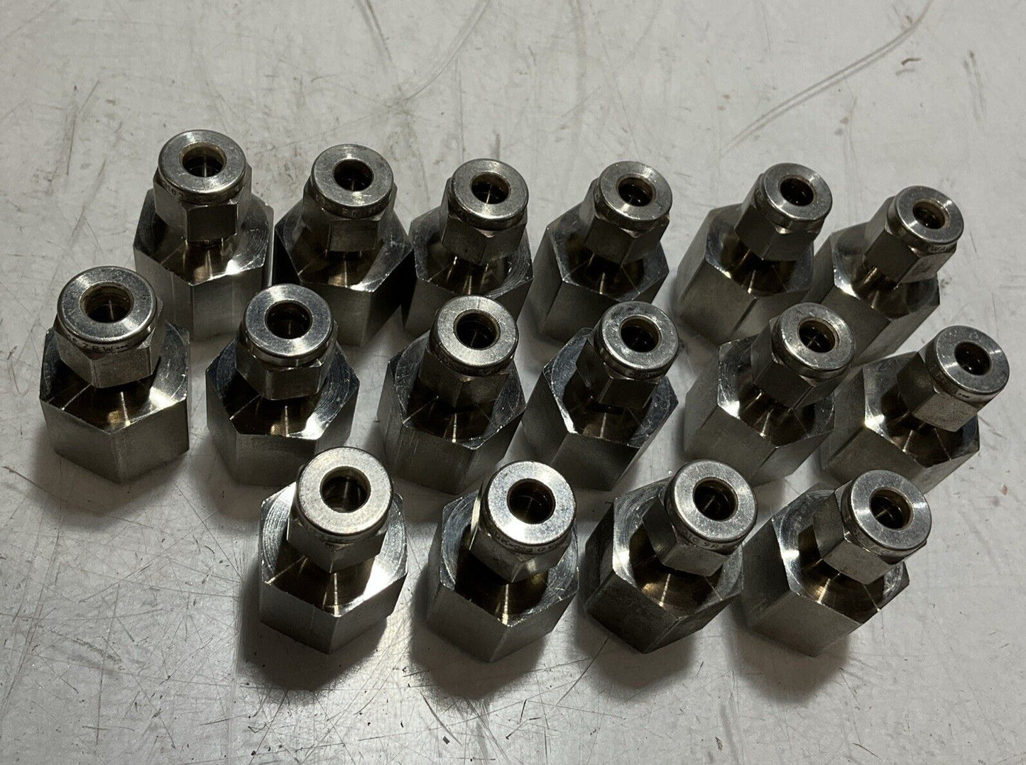 SWAGELOK STAINLESS STEEL PIPE FITTING FNSP LOT OF 16 U3S