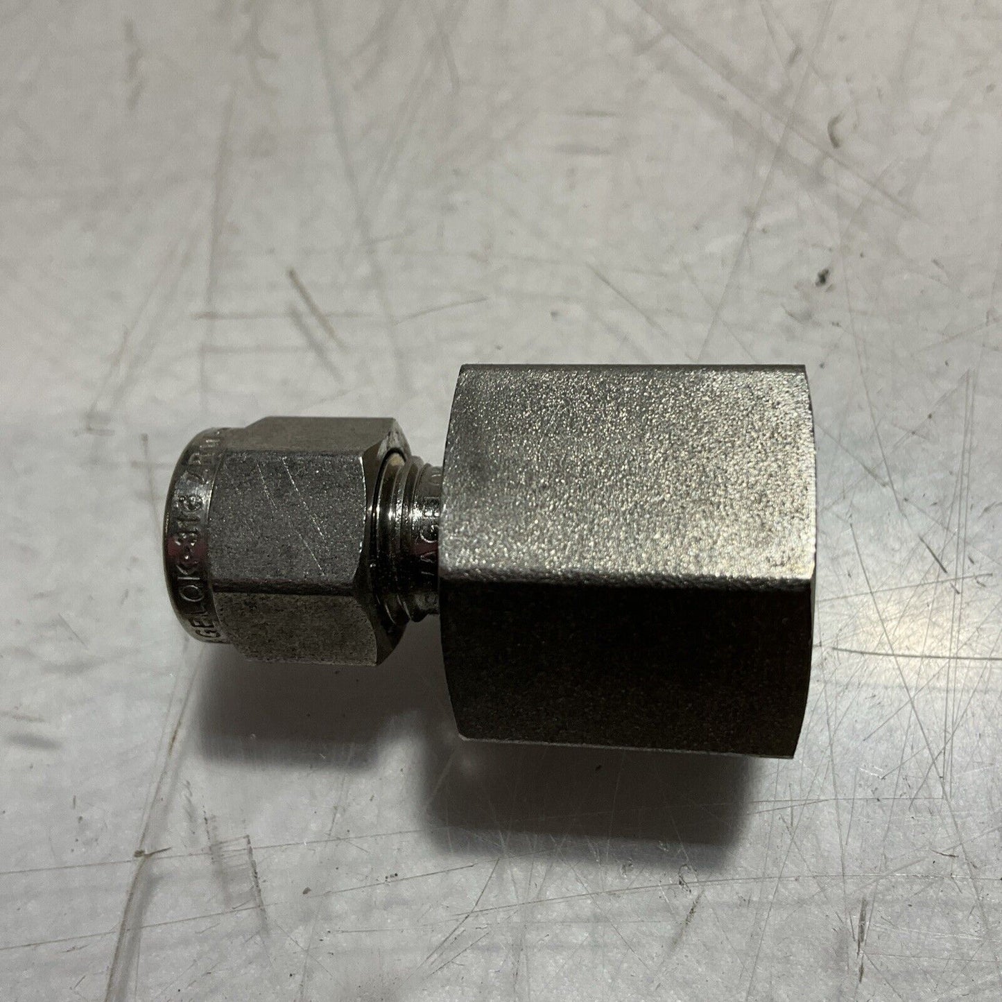 SWAGELOK STAINLESS STEEL PIPE FITTING FNSP LOT OF 16 U3S