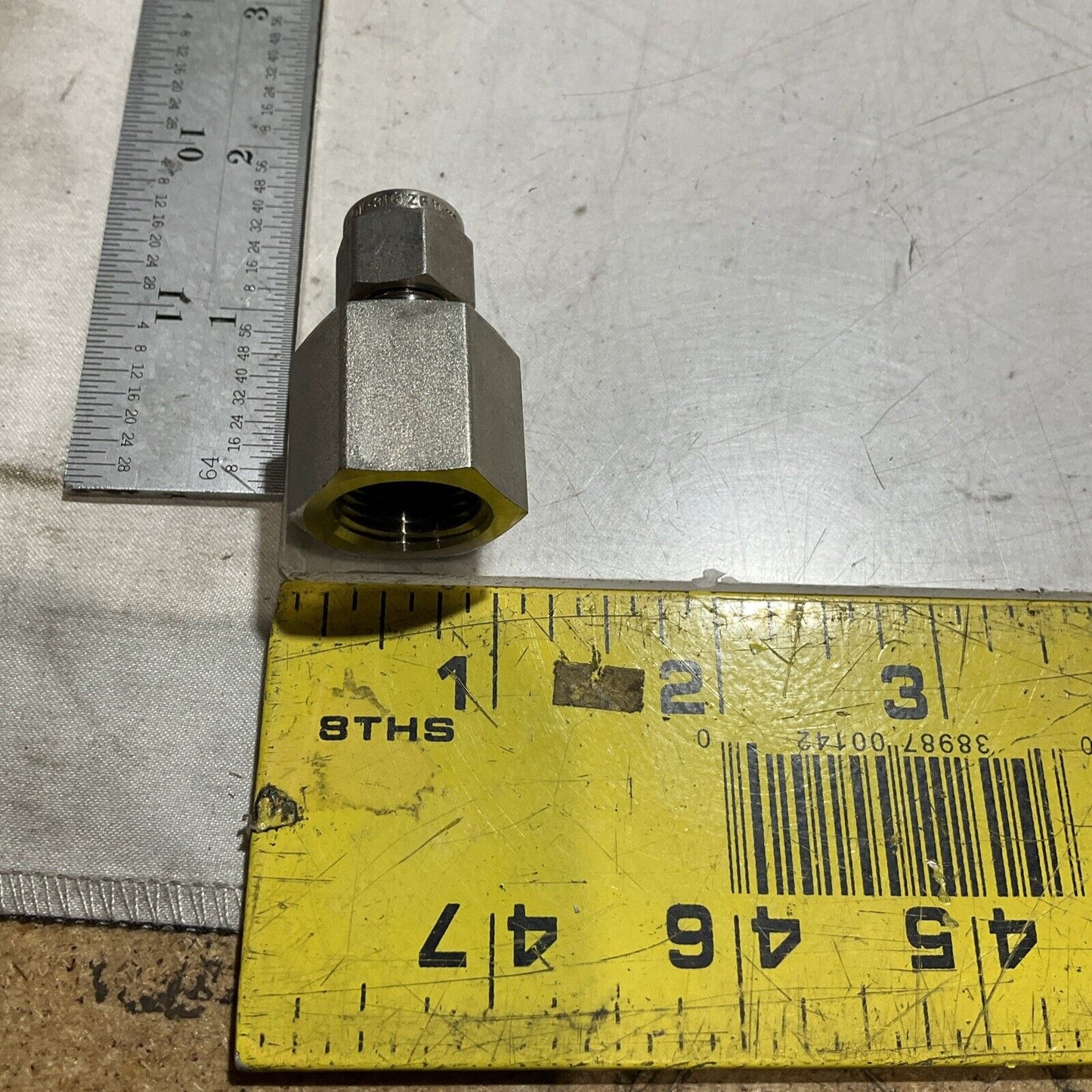SWAGELOK STAINLESS STEEL PIPE FITTING FNSP LOT OF 16 U3S