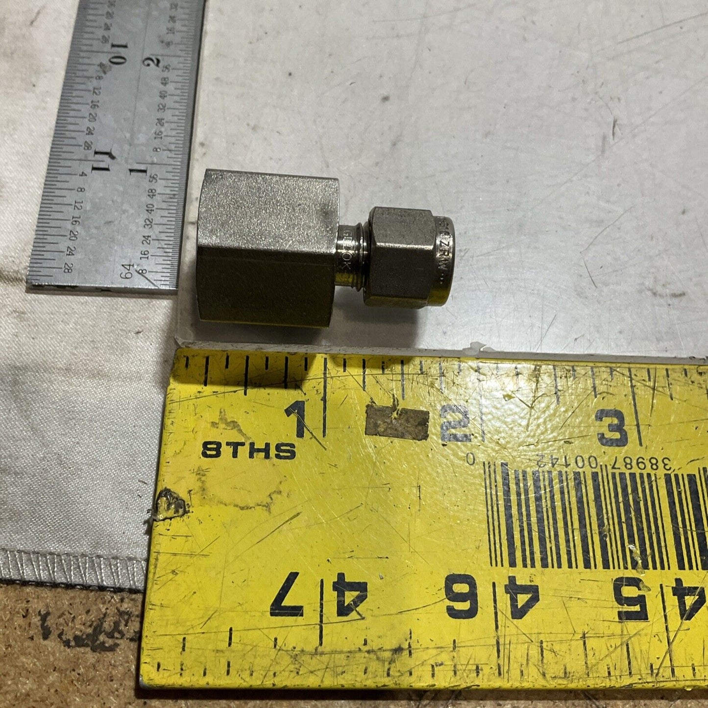 SWAGELOK STAINLESS STEEL PIPE FITTING FNSP LOT OF 16 U3S