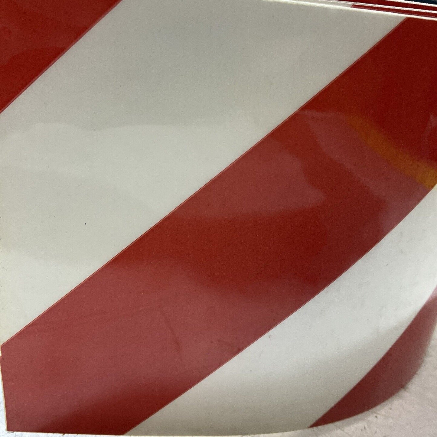 BRADY 104378B-514 1/ROLL TOUGHSTRIPE TAPE 4WX100L 101.6MMX30.5 RED & WHITE U3S