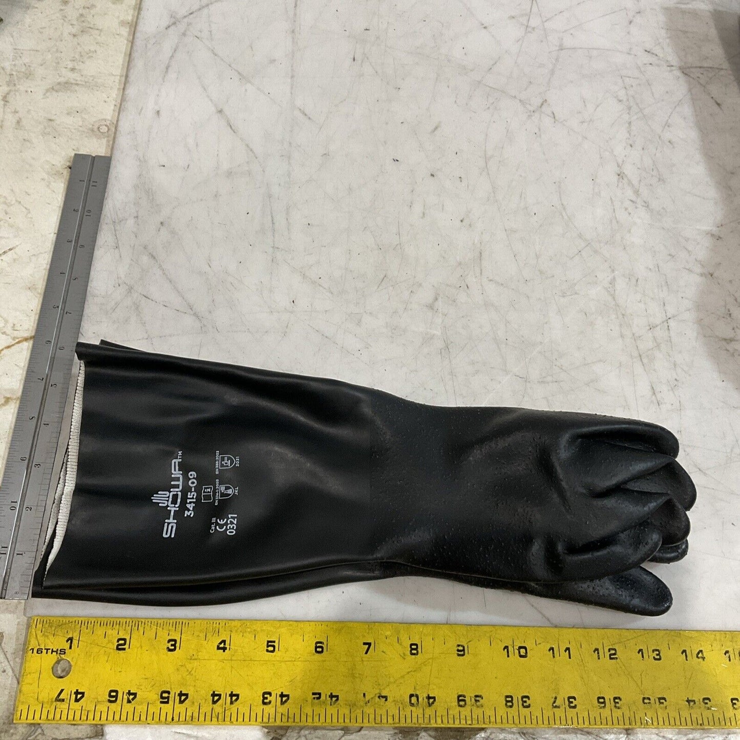 SHOWA 3415-09 BLACK CHEMICAL RESISTANT GLOVES SIZE 9-M LOT OF 12(DOZEN) K9S