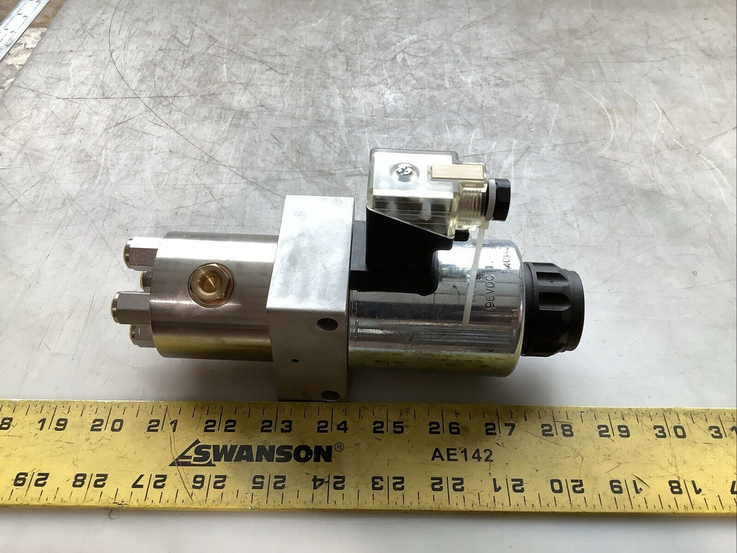 SKF PE-4-40+429 ELECTROMAGNETIC PISTON PUMP 115VAC 50/60HZ