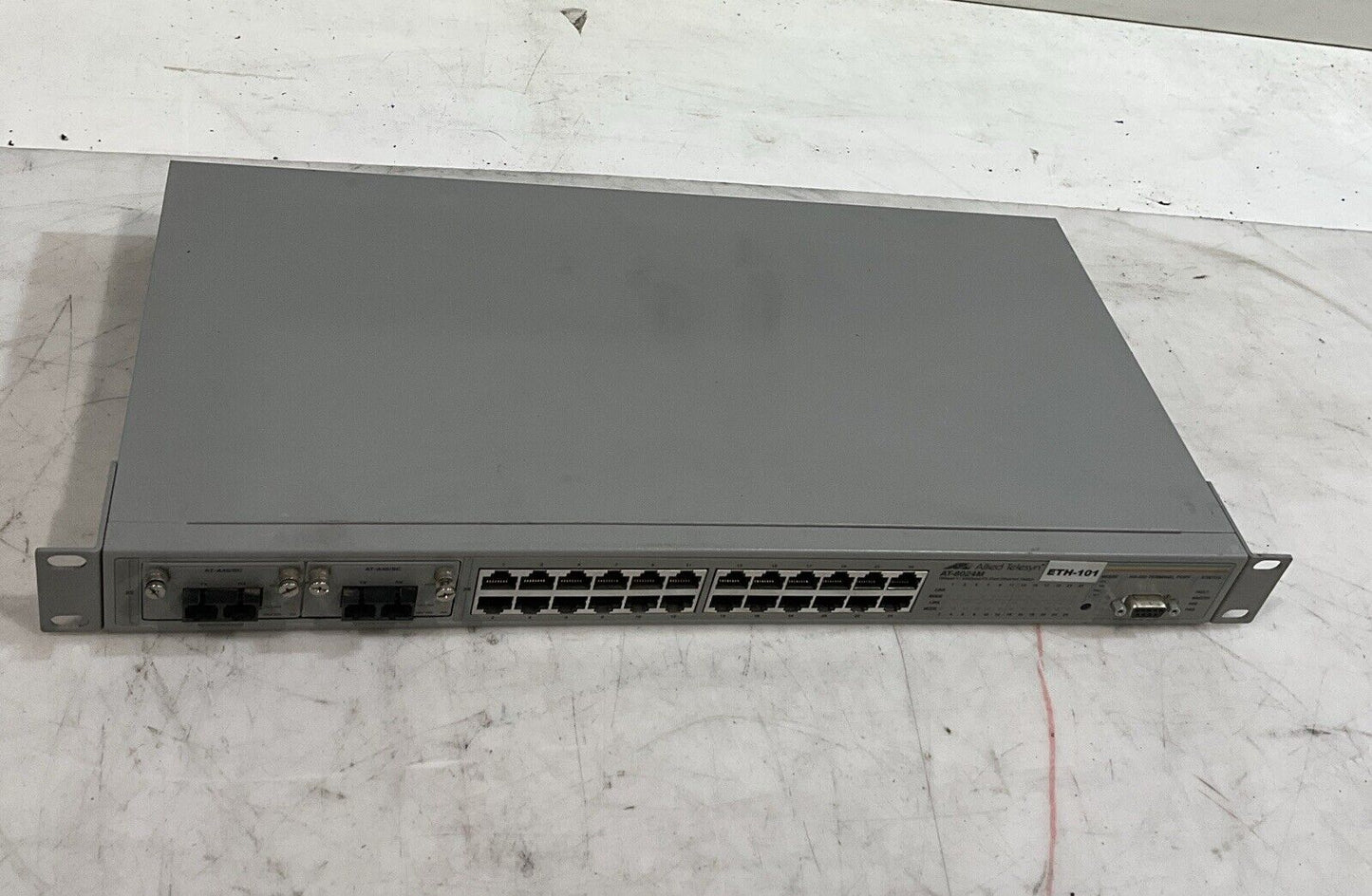 ALLIED TELESYN AT-8024M 10BASED-T100BASE-TX FAST SWITCH 240VAC T9A