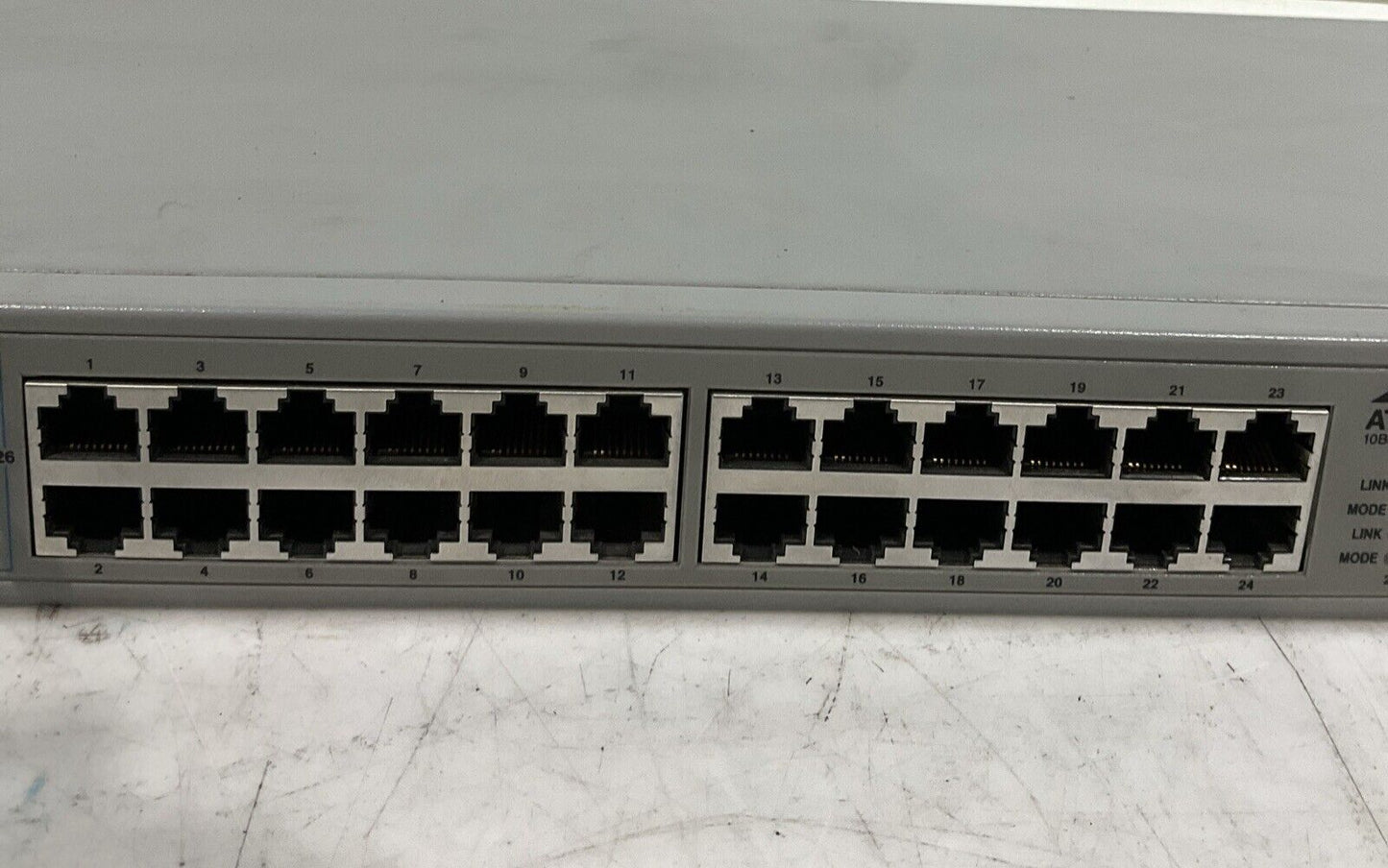 ALLIED TELESYN AT-8024M 10BASED-T100BASE-TX FAST SWITCH 240VAC T9A