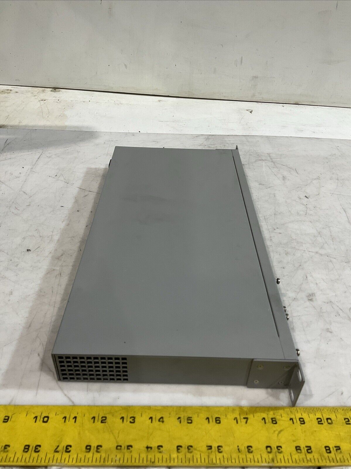 ALLIED TELESYN AT-8024M 10BASED-T100BASE-TX FAST SWITCH 240VAC T9A