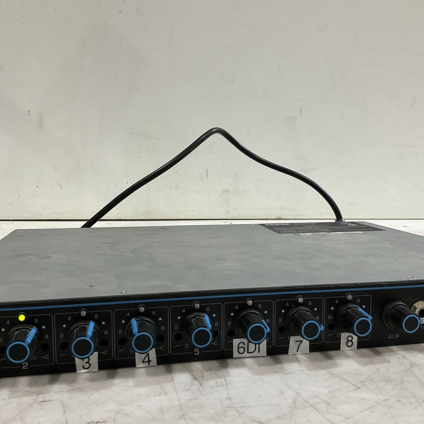 SURE SCM810 AUTOMATIC MICROPHONE MIXER WITH INTELLIMIX 120VAC 50/60HZ T9A