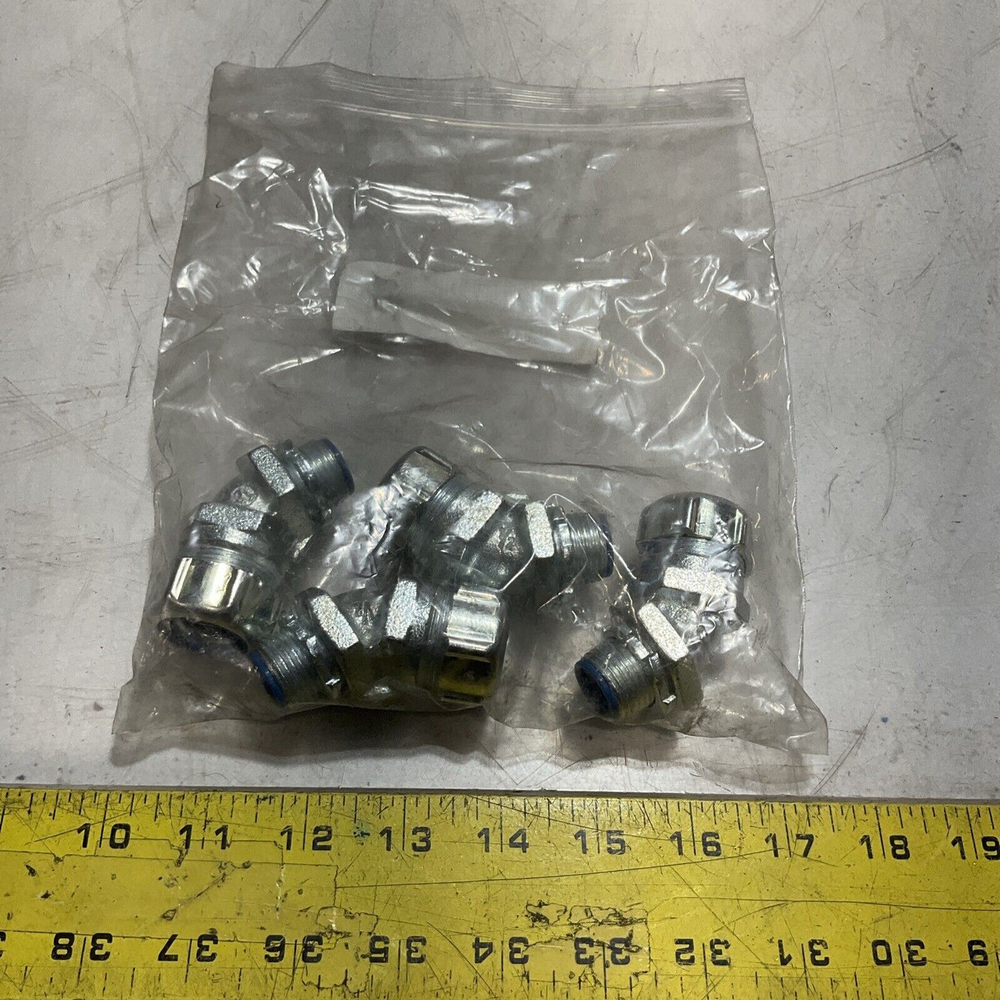 T&B TB5342 INSULATED LIQUIDTIGHT CONDUIT CONNECTOR ADAPTER QTY 4 K9S