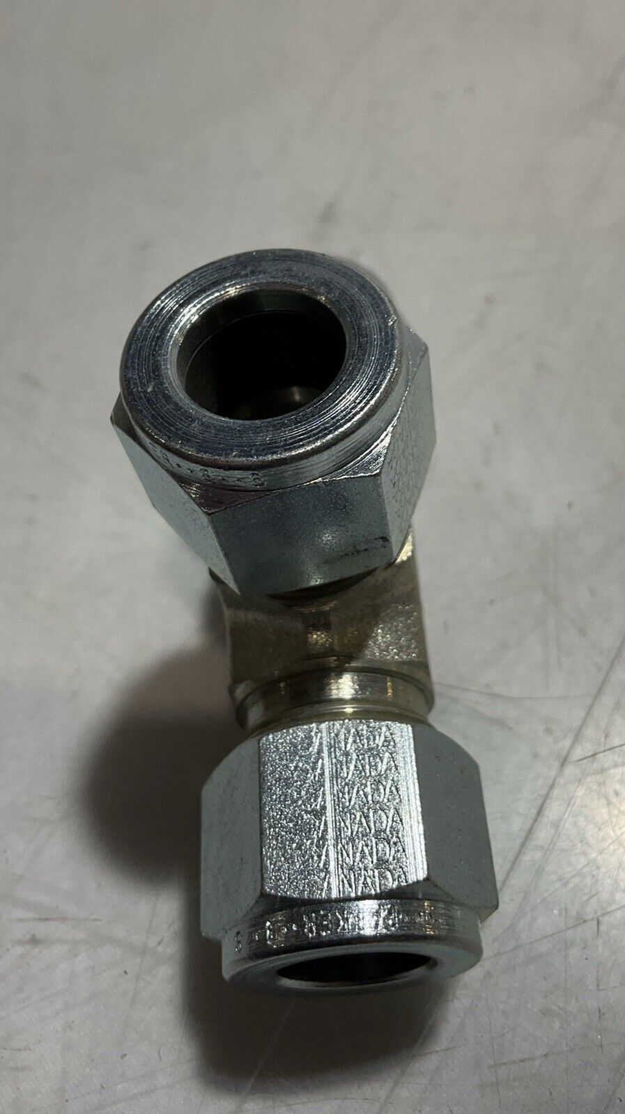 PARKER HANNIFIN 888JBZS CPI INCH TUBE UNION TEE 1/2”COMP CAD LOT OF 41 K9S