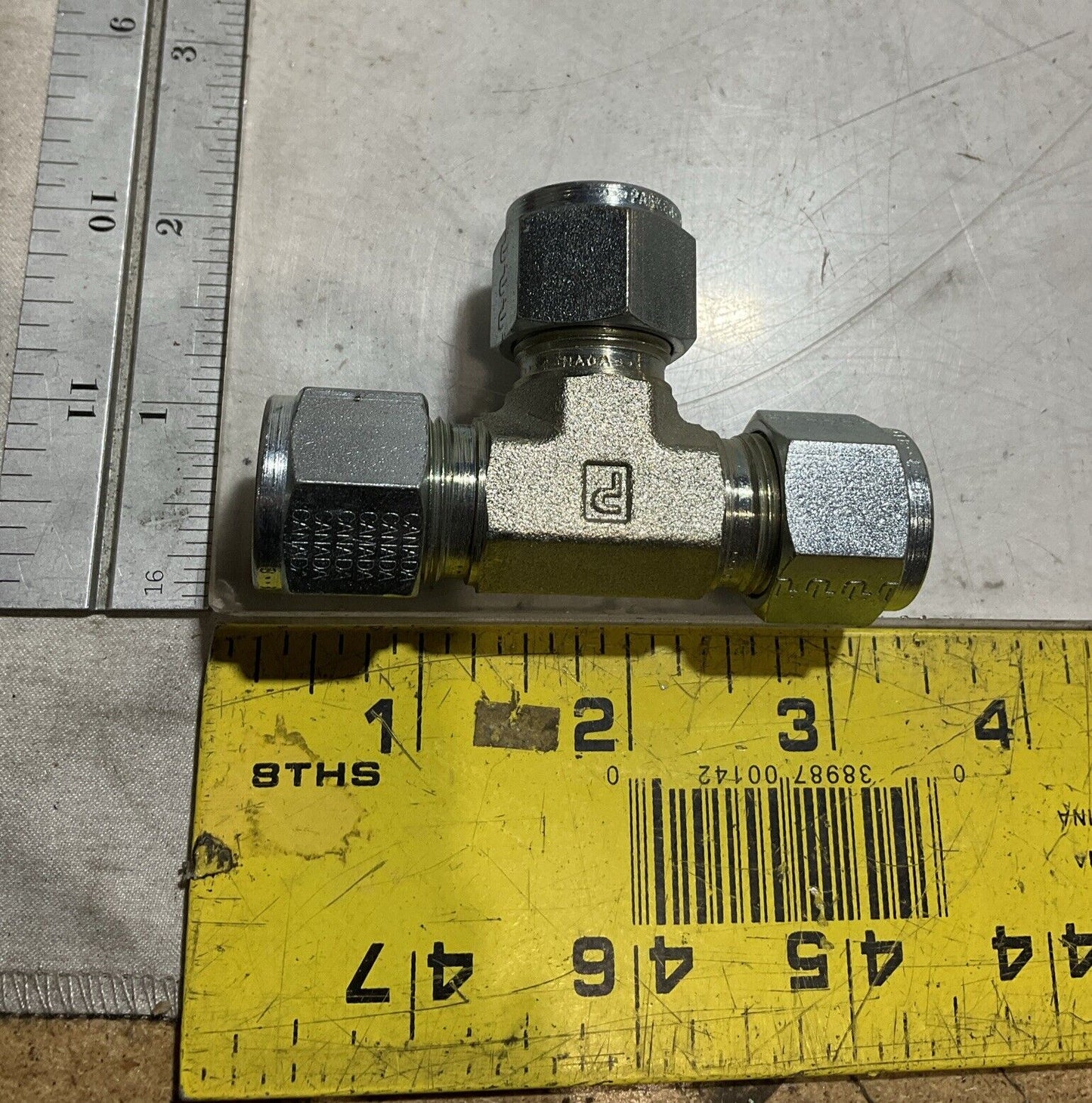 PARKER HANNIFIN 888JBZS CPI INCH TUBE UNION TEE 1/2”COMP CAD LOT OF 41 K9S
