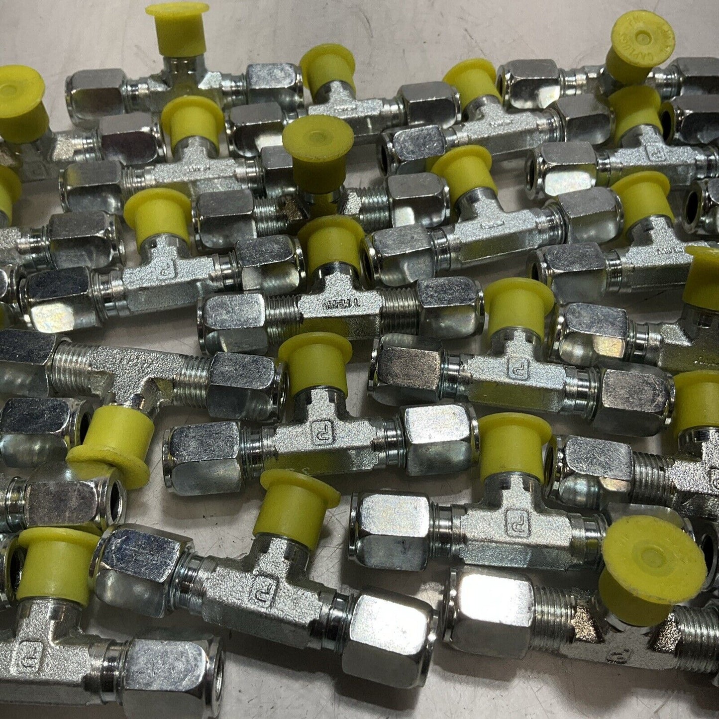 PARKER 6SBU-S FERULOK BRANCH PIPE TEE TUBE CONNECTION LOT OF 32 K9S