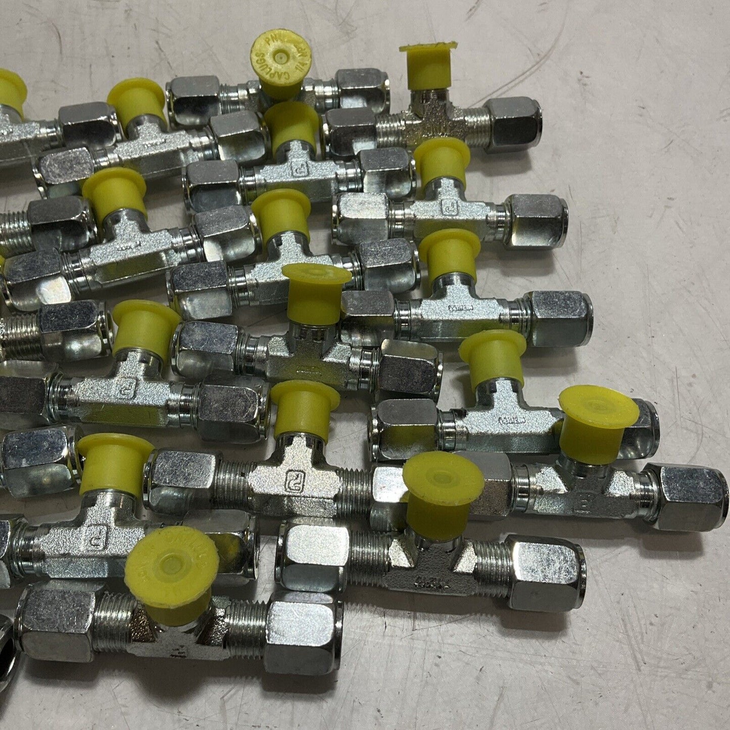 PARKER 6SBU-S FERULOK BRANCH PIPE TEE TUBE CONNECTION LOT OF 32 K9S