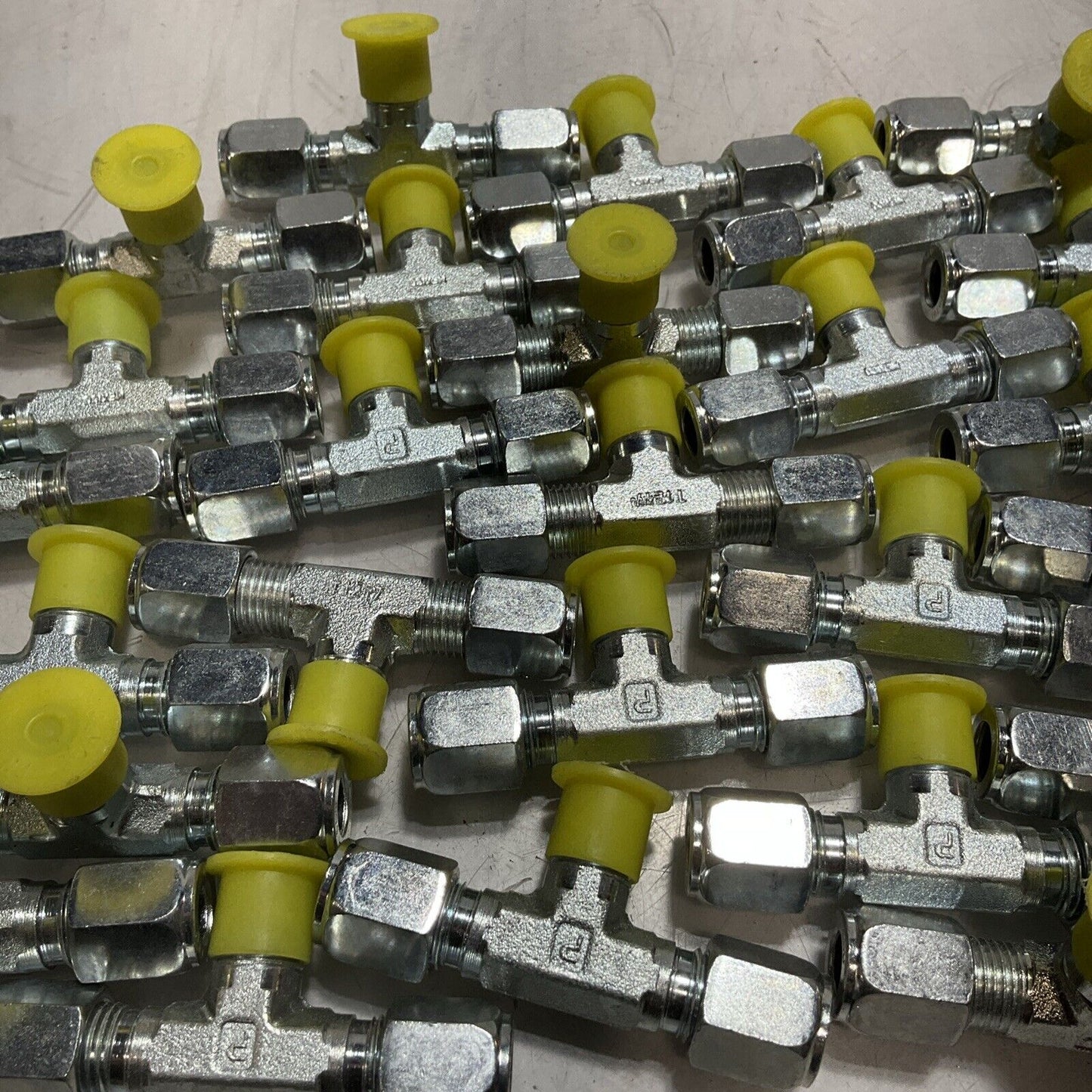 PARKER 6SBU-S FERULOK BRANCH PIPE TEE TUBE CONNECTION LOT OF 32 K9S