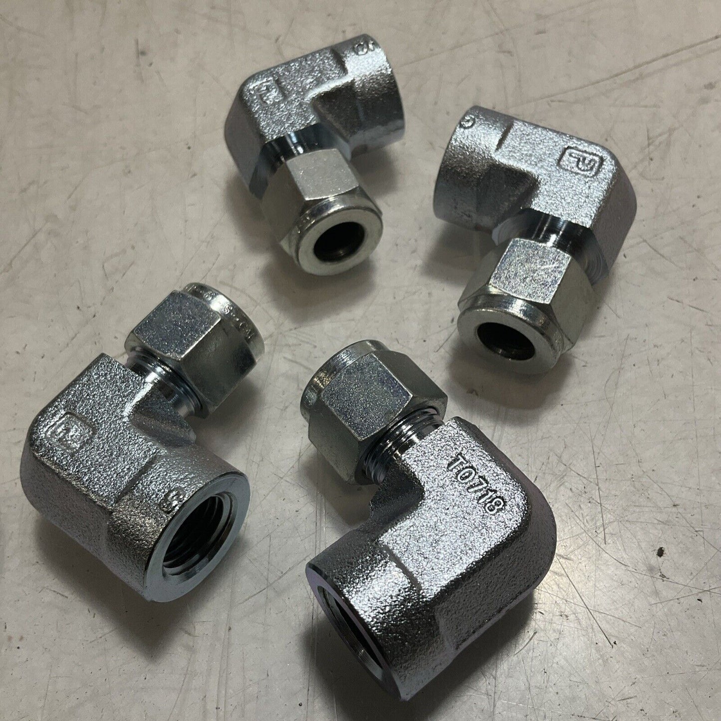 PARKER 64DBZS TUBE FITTING CONNECTOR ELBOW 3/8 CO MPX1 LOT OF 4 K9S