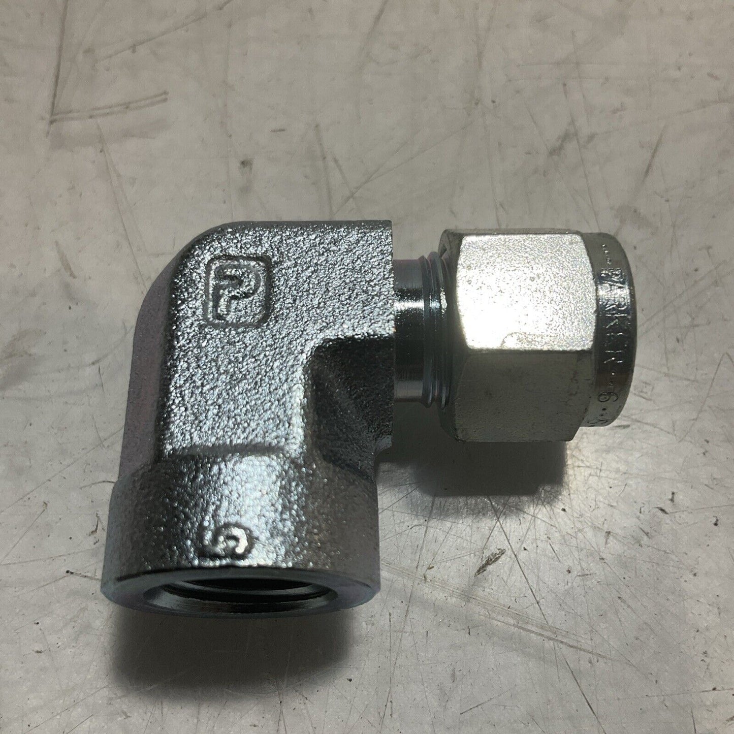 PARKER 64DBZS TUBE FITTING CONNECTOR ELBOW 3/8 CO MPX1 LOT OF 4 K9S
