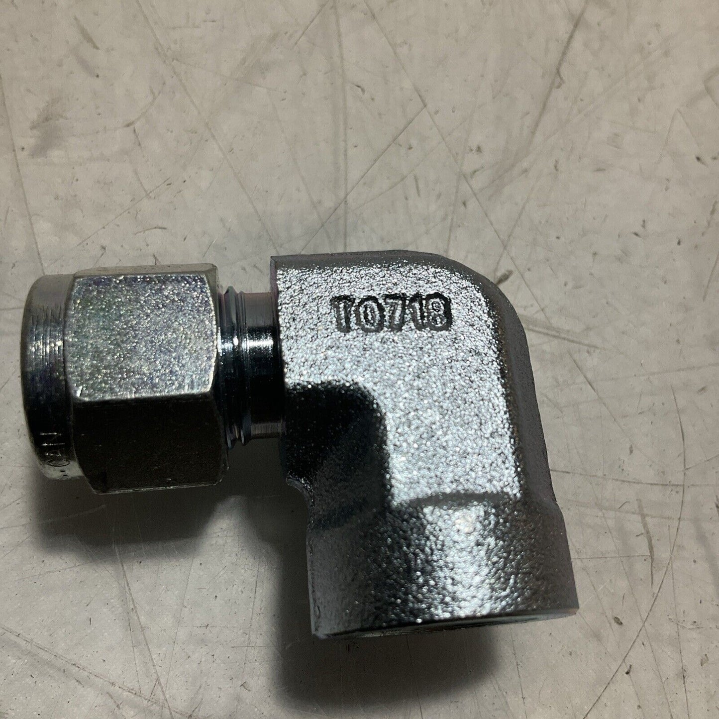 PARKER 64DBZS TUBE FITTING CONNECTOR ELBOW 3/8 CO MPX1 LOT OF 4 K9S