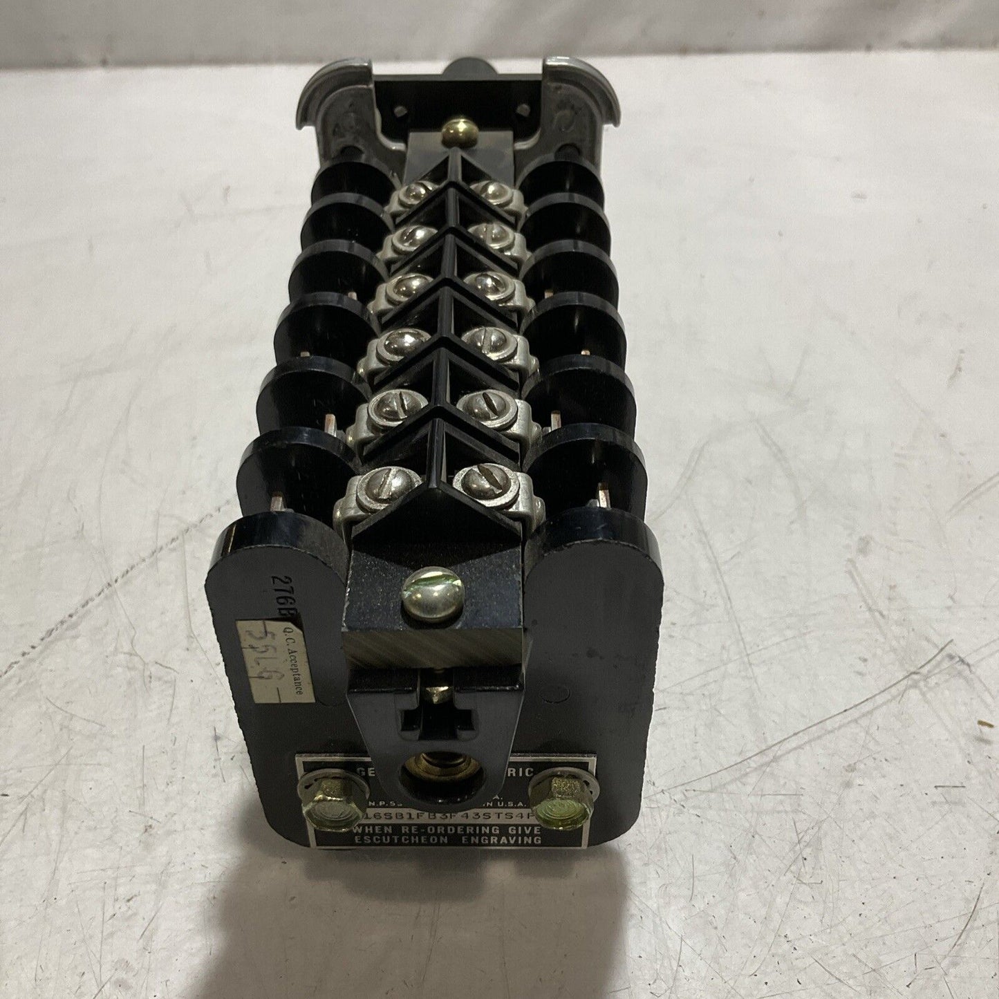 GENERAL ELECTRIC 16SB 1GB3C69LTS3P AUXILIARY SWGEAR CONTROL SWITCH TYPE SB-1 373