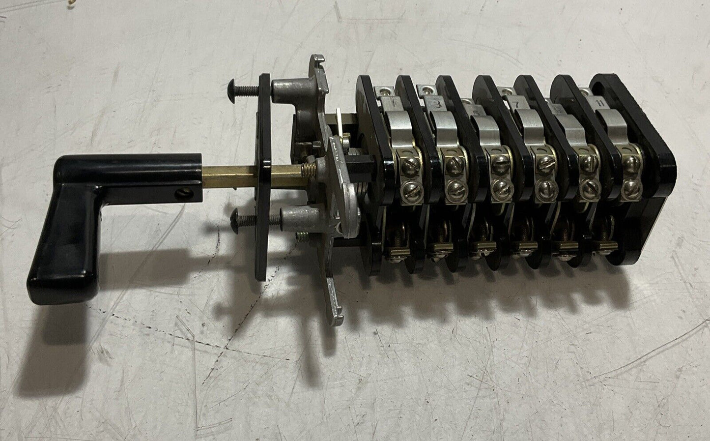 GENERAL ELECTRIC 16SB 1GB3C69LTS3P AUXILIARY SWGEAR CONTROL SWITCH TYPE SB-1 373