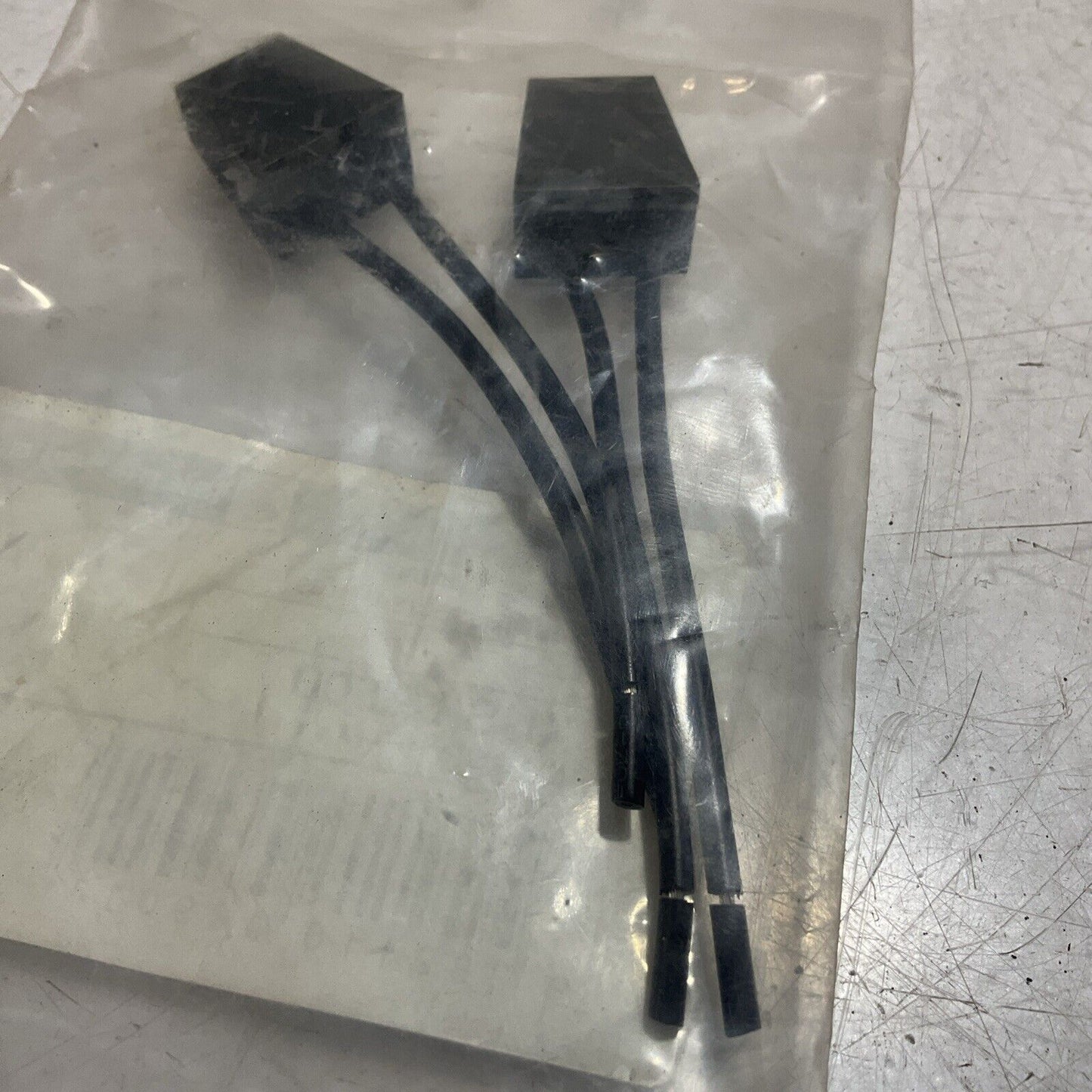 TELEMECANIQUE XUS LZ500 046901 ARCS SUPPRESSOR 30VDC U3S