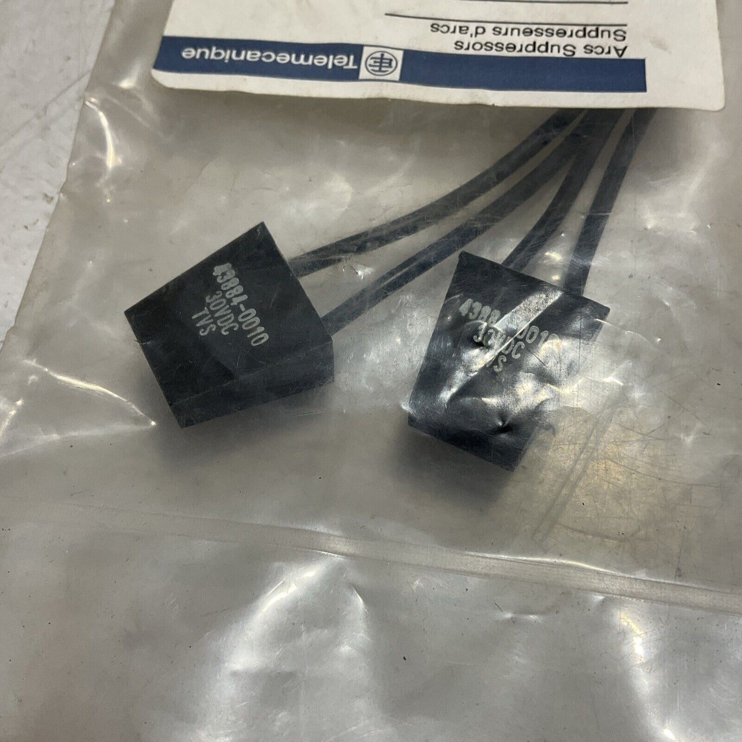 TELEMECANIQUE XUS LZ500 046901 ARCS SUPPRESSOR 30VDC U3S