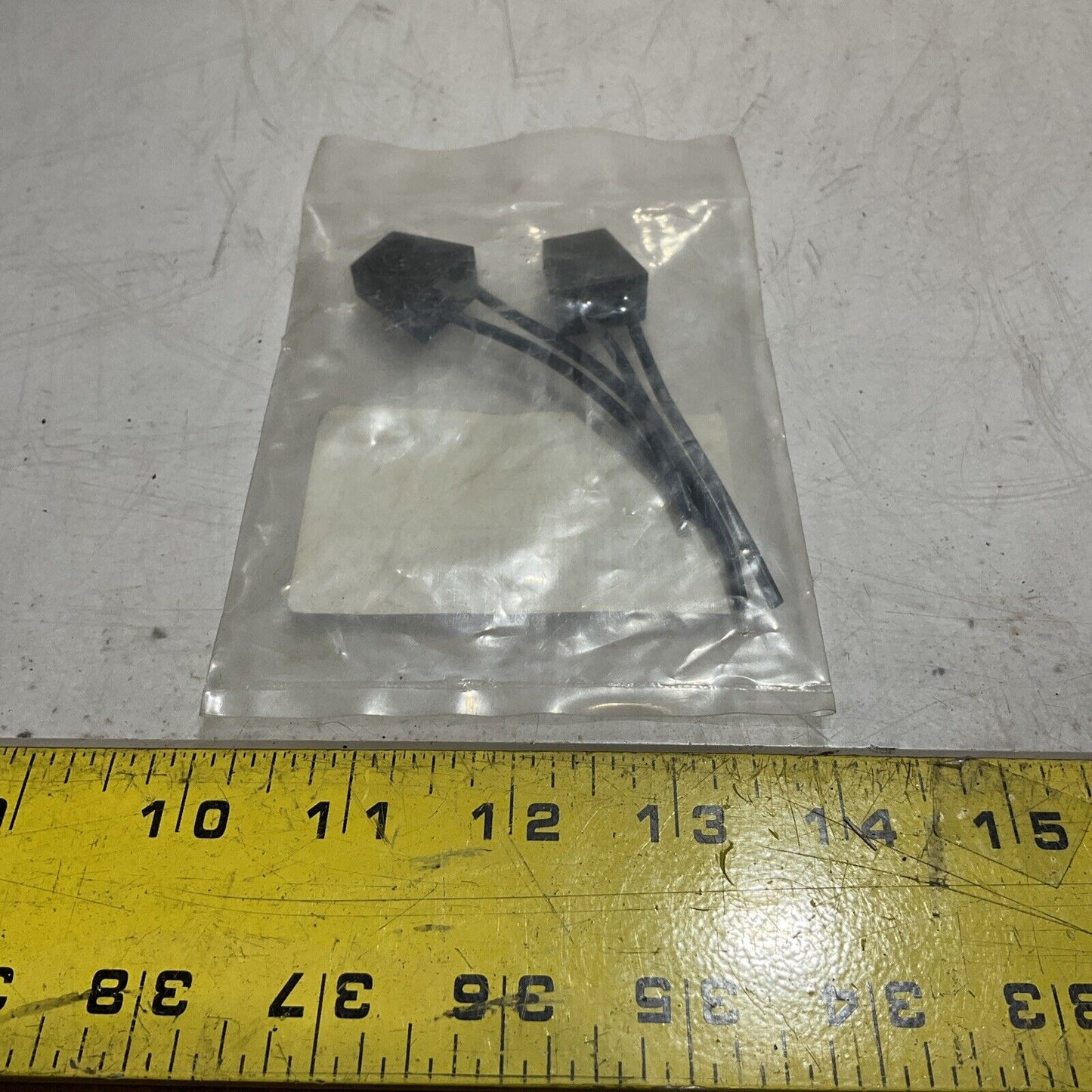 TELEMECANIQUE XUS LZ500 046901 ARCS SUPPRESSOR 30VDC U3S