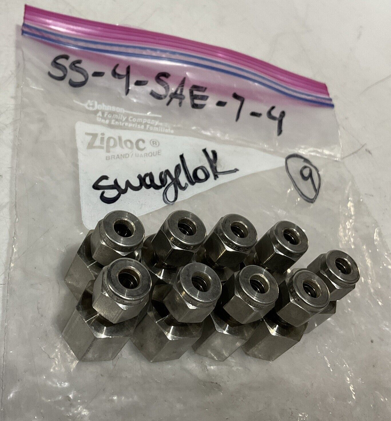 SWAGELOK SS-4-SAE-7-4 STAINLESS STEEL PIPE FITTIG ADAPTOR 316-9P3 QTY 9 U3S