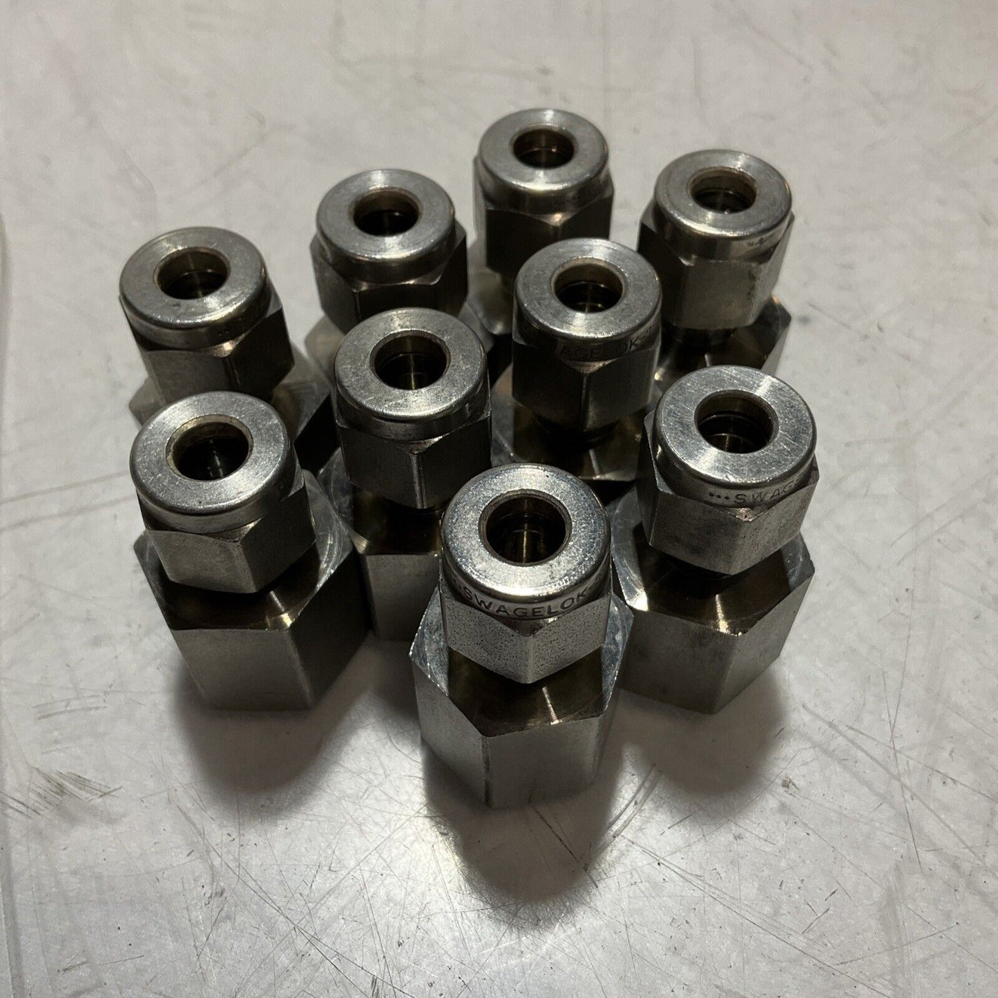 SWAGELOK SS-4-SAE-7-4 STAINLESS STEEL PIPE FITTIG ADAPTOR 316-9P3 QTY 9 U3S