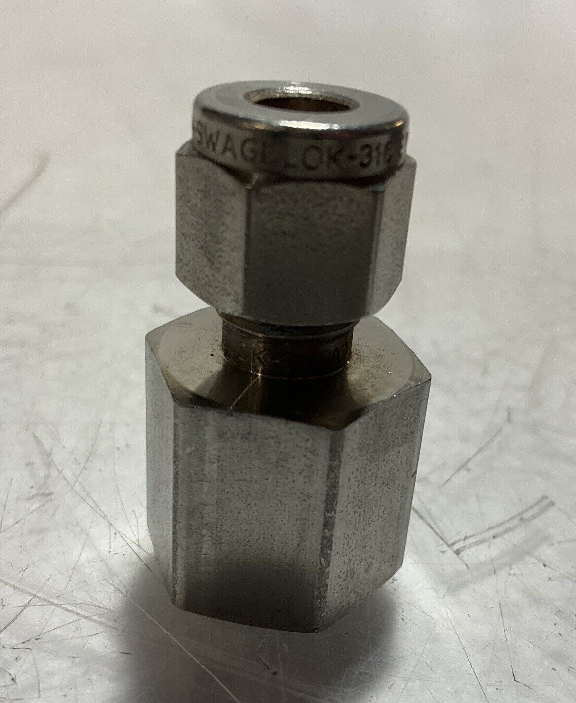 SWAGELOK SS-4-SAE-7-4 STAINLESS STEEL PIPE FITTIG ADAPTOR 316-9P3 QTY 9 U3S