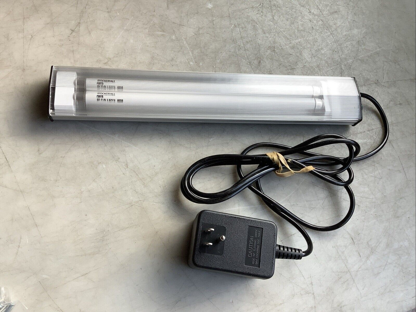 COGNEX STOCKERYALE ISFL-14 FLUORESCENT LINEAR LIGHT 14IN