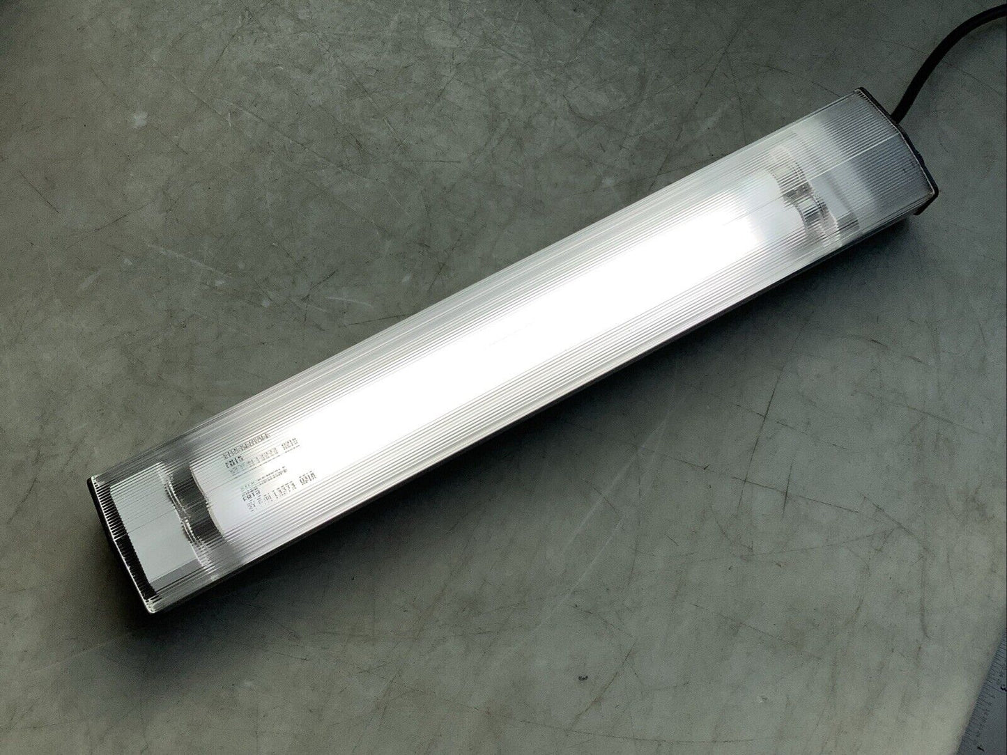 COGNEX STOCKERYALE ISFL-14 FLUORESCENT LINEAR LIGHT 14IN